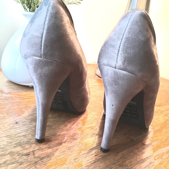 Grey heels **SOLD** - Picture 2 of 4